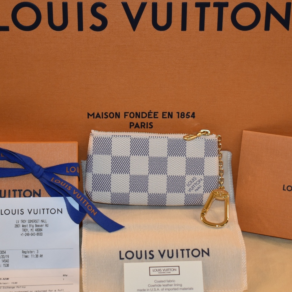 ❗️SOLD❗️Authentic Louis Vuitton Key Pouch Azur